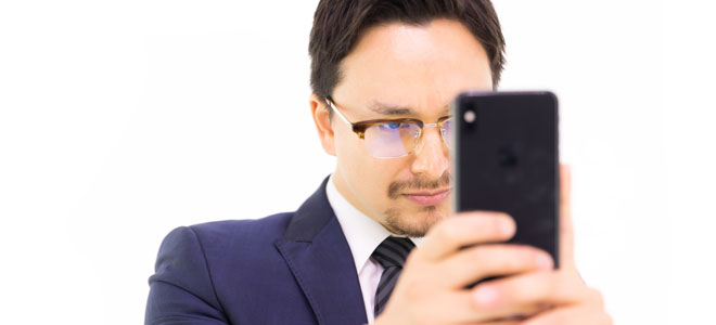 ネットの速度が遅いのはスマホなどの接続する側の機器が原因の場合も…